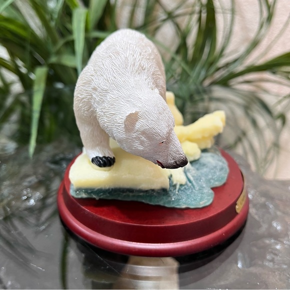 🧊 Polar Bear Statue 🧊 Cadona Collection - Picture 7 of 10